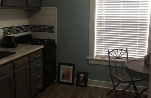 Sherman Hill Apartment | For work or play downtown is just a mile away!