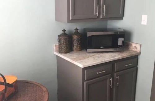 Sherman Hill Apartment | For work or play downtown is just a mile away!