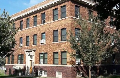 Sherman Hill Apartment | For work or play downtown is just a mile away!