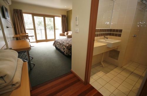 Forbes Hotel | Forbes Victoria Inn