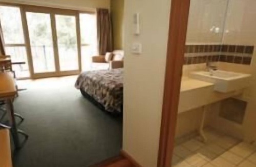 Forbes Hotel | Forbes Victoria Inn