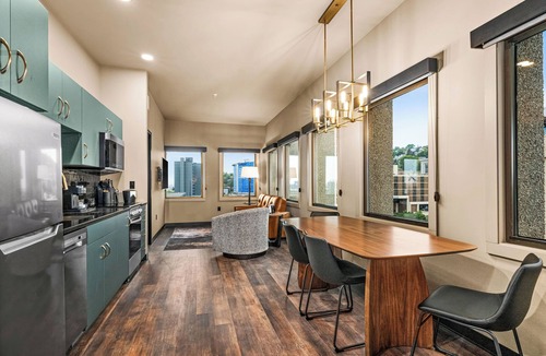 Downtown - Waterfront Hotel | Force on 5th Avenue Hotel