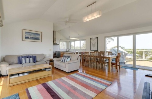 Metung House | Foreshore | Spacious Metung Escape