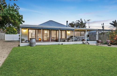 Jam Jerrup House | Foreshore Sunset Retreat
