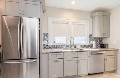 Kansas City Apartment | Forest Avenue Flat (1st Floor Apt) · 30 day stays welcomed | Midtown