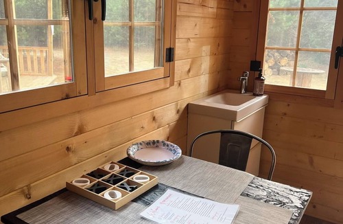 Langton Apartment | Forest Bunkie | Gazebo + Outdoor Shower + Wifi