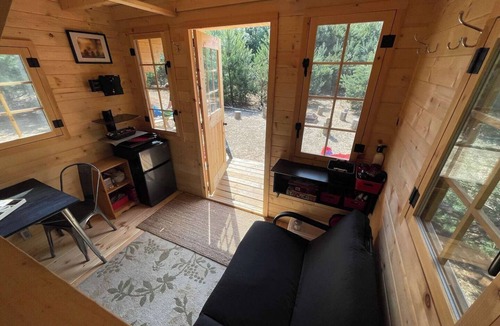 Langton Apartment | Forest Bunkie | Gazebo + Outdoor Shower + Wifi