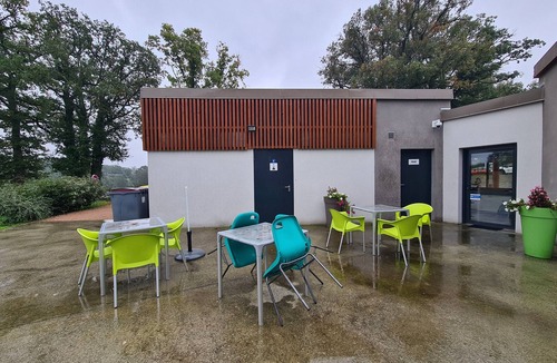 Pouligny-Notre-Dame House | Forest cabin in Berry with terrace