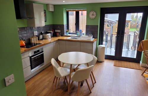 Cinderford Cabin | Forest Cedar Lodge, Cinderford, Sleeps 4