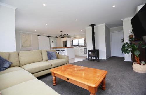 Waitarere Beach House | Forest Charm by the Beach