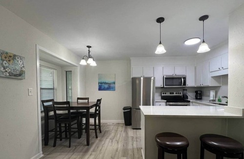 Westminster Apartment | Forest Comfort Modern 2BR by Lakes & Clemson