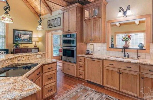 Milton Cabin | Forest Creek Lodge Su