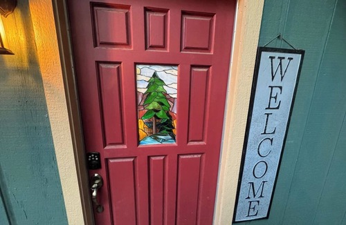 Running Springs Cabin | Forest-Edge Mtn Escape Views SkyPark Nearby