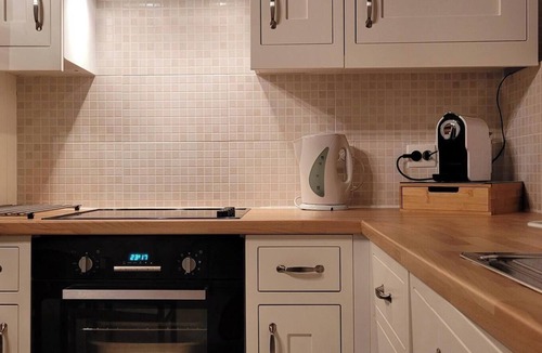 Baguer-Pican Cottage | Forest escape