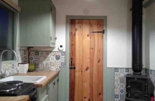 Rock Cabin | Forest & Farm - Luxury Shepherd’s Hut