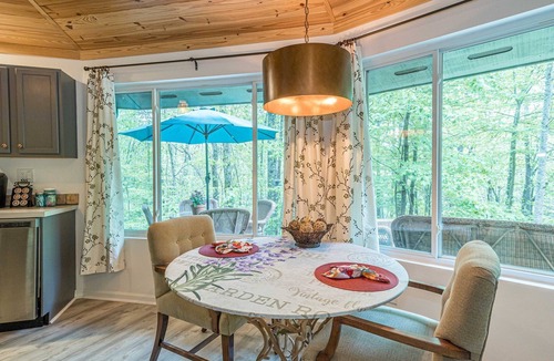 Dahlonega Cottage | 🌳Forest 🔥Fireplace🆒Vibe📺ROKU🍷Wineries🔥Fire Pit 🛏️Queen 🍔Grill 🌎Nature