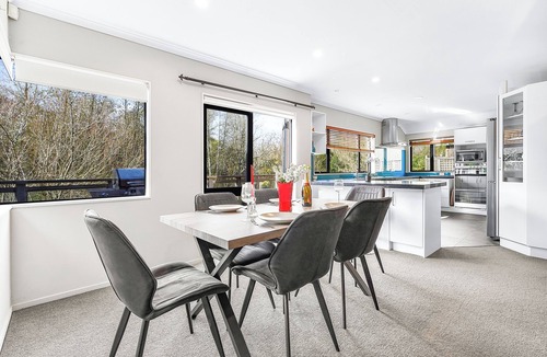 Hamilton House | Forest Haven - Hamilton Holiday Home