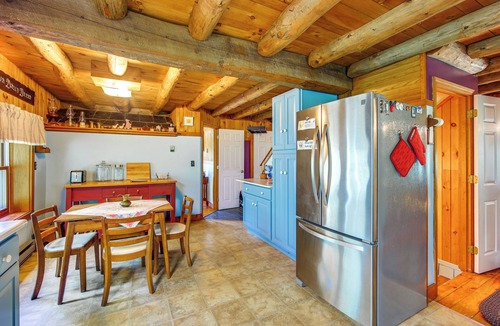 Plainfield Cabin | Forest Hideaway in Plainfield: Hike, Paddle & Ski