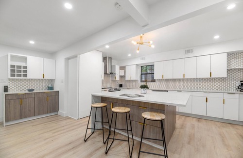 Dallas House | Forest Hill Family Hideaway- 4-Bed Retreat