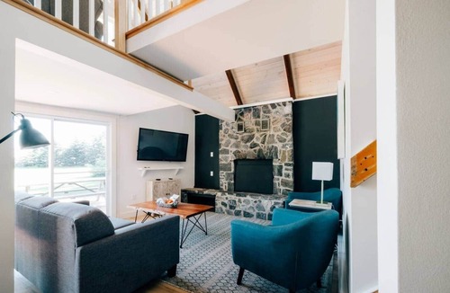 Cavendish House | Forest Hills A-Frame