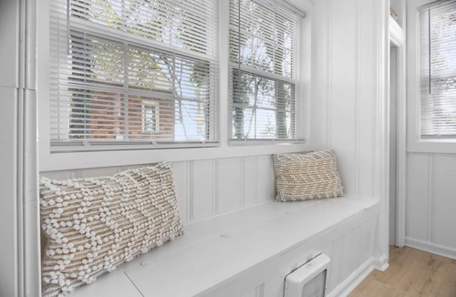 Forest Hills Cottage | Forest Hills Manor w/King Bed