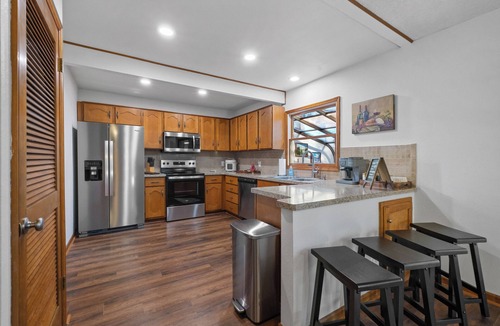 Bella Vista House | Forest Hills Retreat - Dog Friendly, Fenced