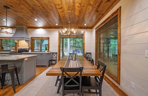 Broken Bow Cabin | Forest Home|5B/5.5BA|Hot tub|Game Room|Playset