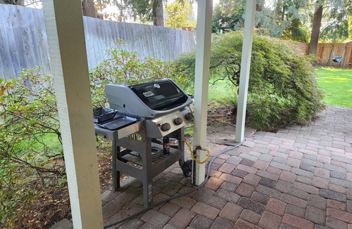 Eugene House | Forest Home in quiet cul-de-sac