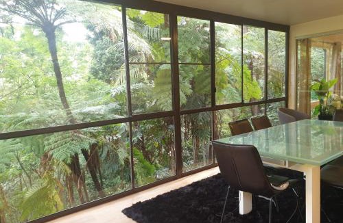 Hornsby House | "Forest home,Lake view"