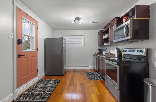 Quidi Vidi Apartment | Forest House 1 Bdrm QV Lake View Parking