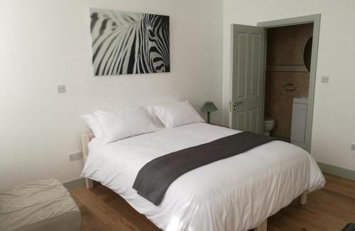 Bowes Hotel | Forest House Hotel