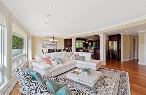 Quidi Vidi Apartment | Forest House QV Lake View Parking