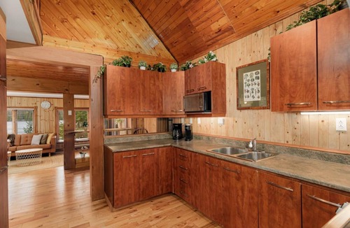 Nominingue Ski Chalet | Forest & kayak family cottage