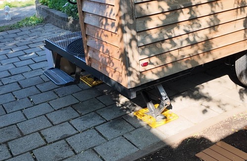 York House | Forest Lane Escapes: Chic & Private Tiny Home Charm – Pet-Friendly & Central