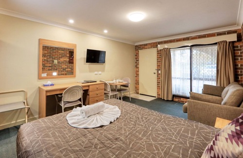Dubbo Hotel | Forest Lodge Motor Inn & Restaurant