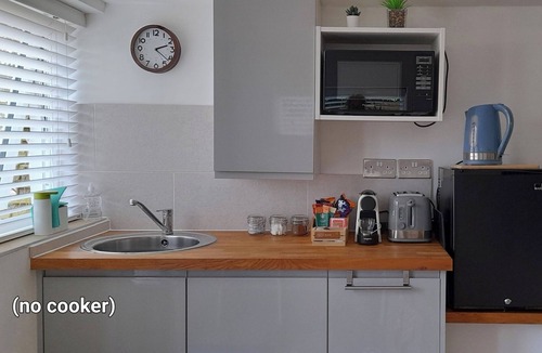 Stuckton Apartment | Forest Palms