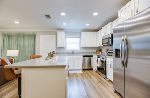 San Angelo House | Forest Park - Darling Dwelling/Newly Remodeled 3 BR/2 BA