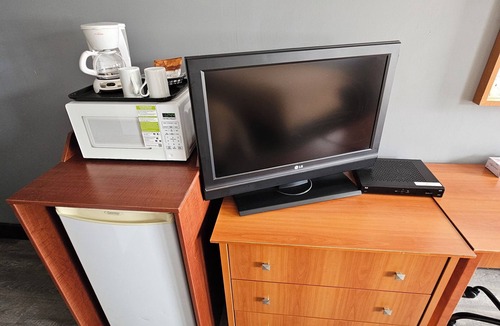 Mount Forest Hotel | Forest Plaza Motel