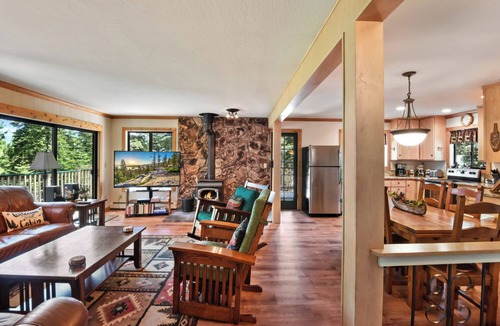 Carnelian Bay Cabin | Forest Retreat - Hot Tub, Close to Lake