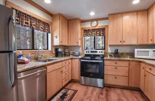 Carnelian Bay Cabin | Forest Retreat - Hot Tub, Close to Lake