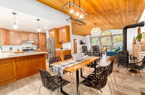 Placerville House | Forest Retreat+Hot Tub| SlyPark, AppleHill & Tahoe