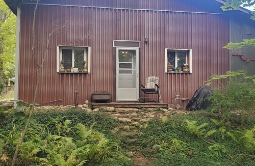 South Bruce Peninsula Apartment | Forest Retreat - Private detached guest suite with Starlink WiFi