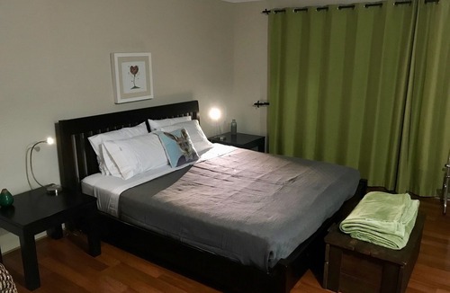Willow Vale House | Forest Setting, Pool, Cabana, Large bath, Netflix/Foxtel/Wifi, King Size Bed