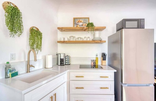 Ashcreek Apartment | Forest Studio Oasis - Mile from Multnomah Village