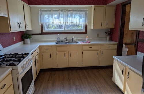 Kasbeer Apartment | Forest View 2bd on 175 Acre Farm