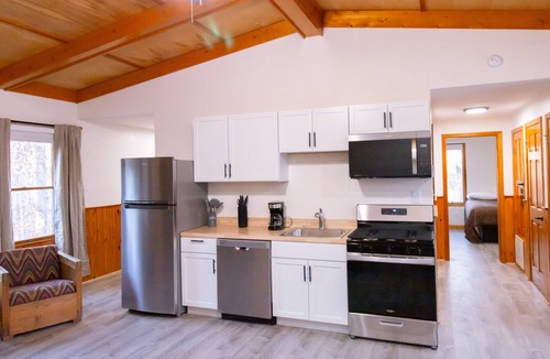 Potosi Cabin | Forest-View 2BR Cabin | Porch + Outdoor Activities