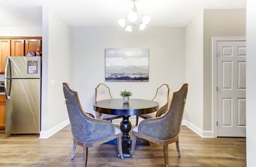 Westerville Apartment | Forest View 2BR | Prime Location | Walk-In Shower!
