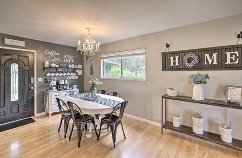 Pine Grove House | Forest-View Deck and Fire Pits Pine Grove Retreat!