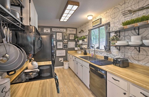 Pine Grove House | Forest-View Deck + Fire Pits: Pine Grove Retreat!