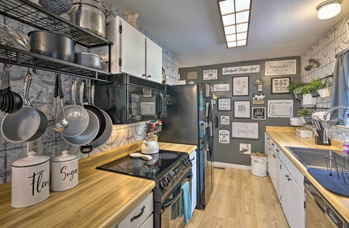 Pine Grove House | Forest-View Deck + Fire Pits: Pine Grove Retreat!